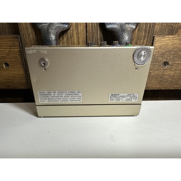 Sony Walkman WM-10 Vintage Cassette Player / Parts Repair / Made in Japan - Picture 8 of 13